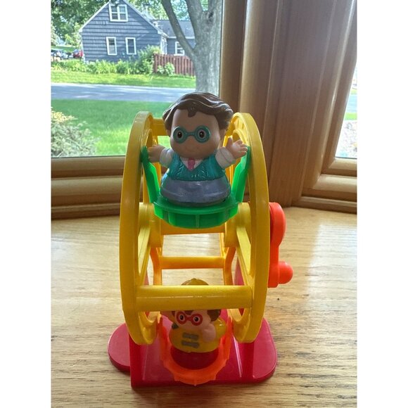 Fisher Price Little People Ferris Wheel Toy Set With 3 Figures - Picture 5 of 6